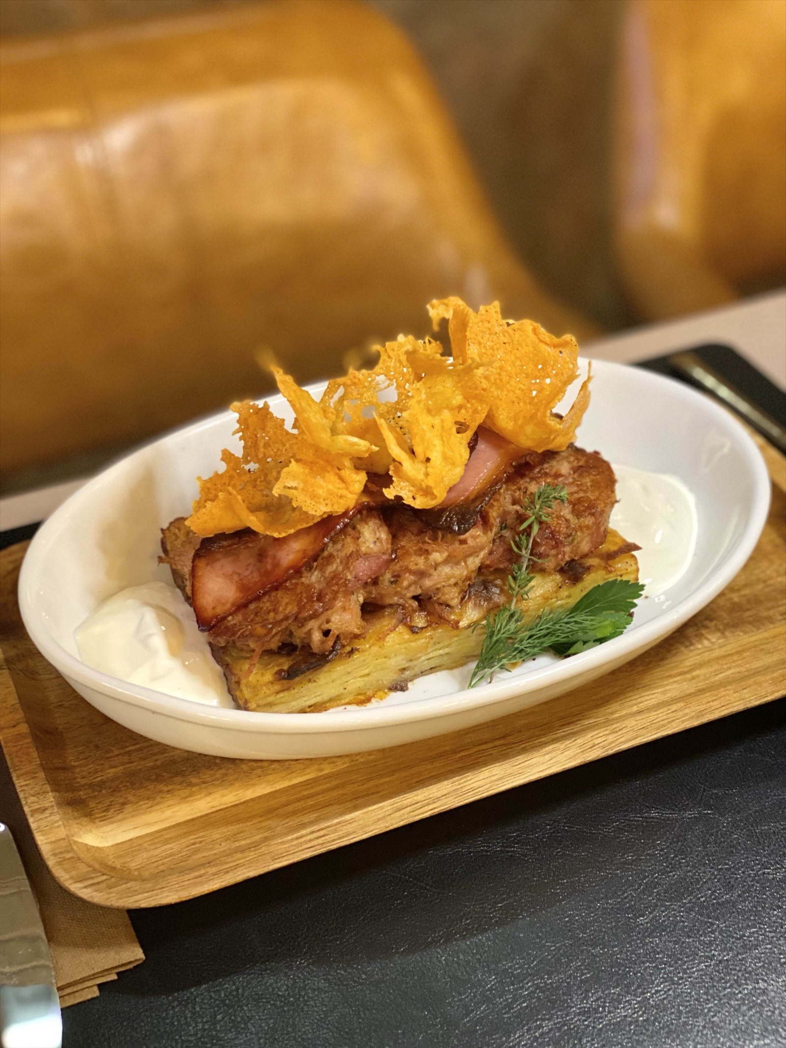 Csülök gratinburgonyával - Koleno s gratinovanými zemiakmi