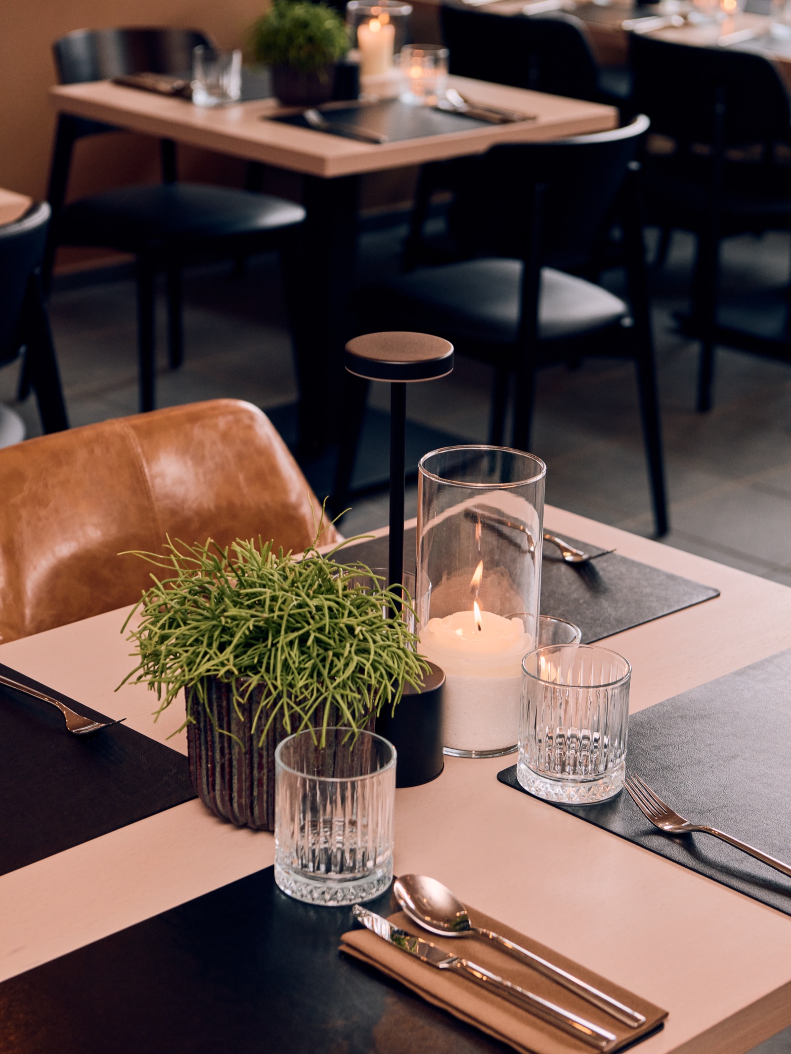 Elegáns asztal dekoráció Pató Pál étteremben